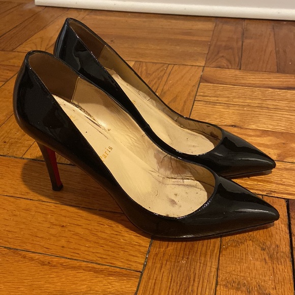 Louboutin pointy toe pump size 8/ 38 - Picture 4 of 12